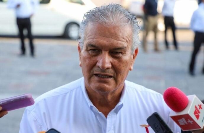 Exhorta secretario de Salud a vacunarse contra el sarampión y completar esquemas