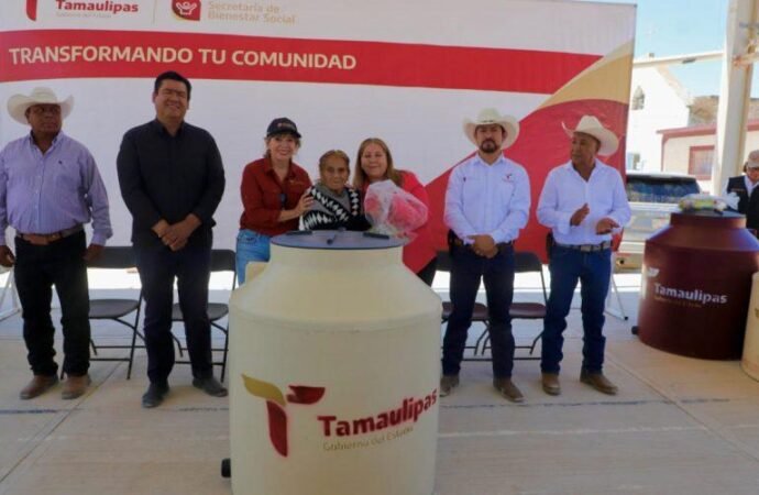 Entrega SEBIEN apoyos para Bustamante