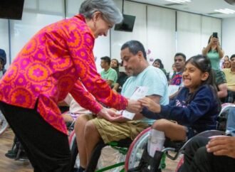 DIF Tamaulipas, Vida Independiente y Oxxo entregan sillas de ruedas a personas con discapacidad