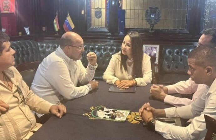 Sostienen reunión secretario general de Gobierno y  embajadora de  Venezuela en México