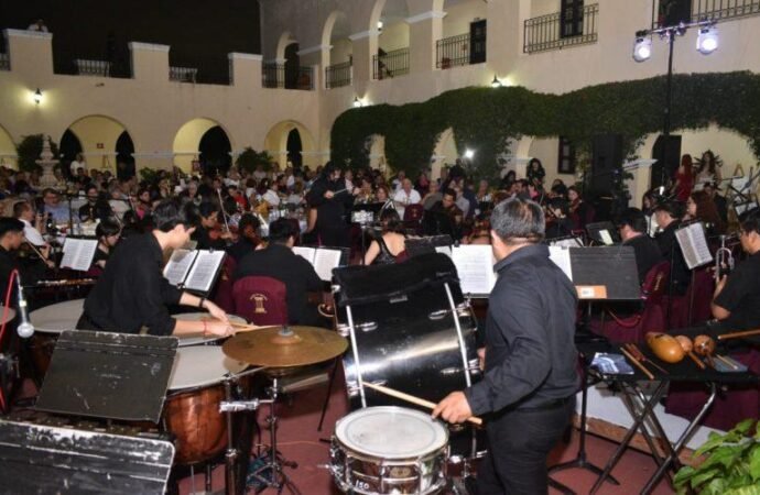 Fortalece Colegio de San Juan Siglo XXI vinculación con la sociedad