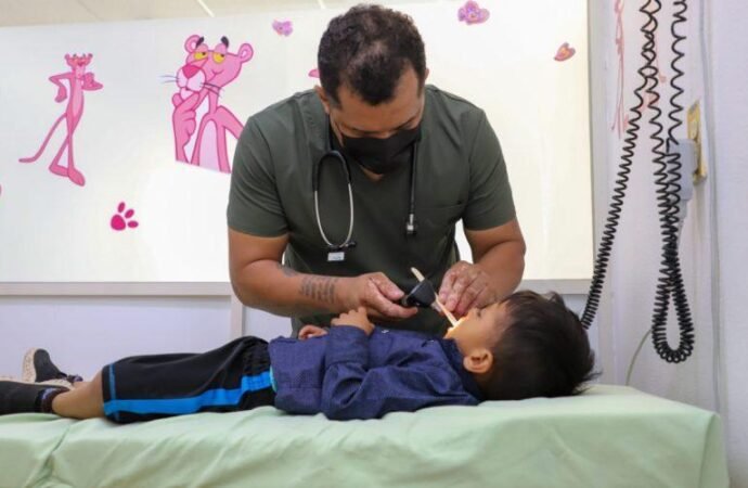 Atenta SST por enfermedad de manos, pies y boca en la población infantil