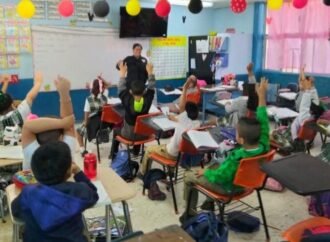 Reciben estudiantes de Reynosa visita y orientación de la Guardia Estatal de Género