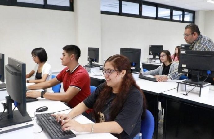 Por estrenar nueva carrera en Inteligencia Artificial y Robótica en la UT Matamoros