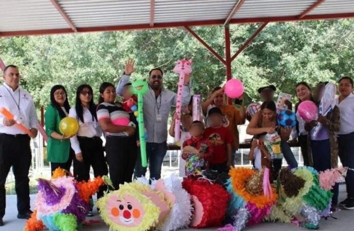 Regalan piñatas elaboradas por PPLs a niñas y niños migrantes de Matamoros