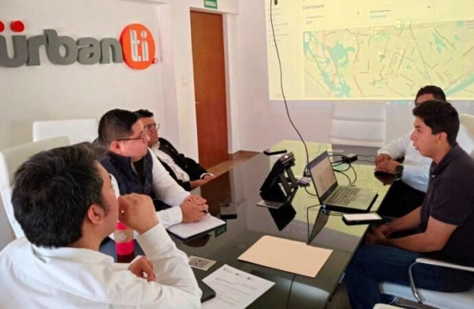 Garantizan transporte de calidad para estudiantes de la UPALT