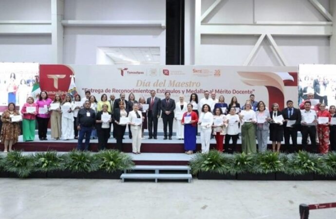 El magisterio es el eje y futuro del país: Américo