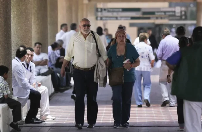 Sin dinero y sin seguro social: cómo vivir en la informalidad se paga con la salud