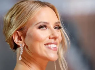 Scarlett Johansson recibió ovación de cinco minutos en su debut como directora en Cannes