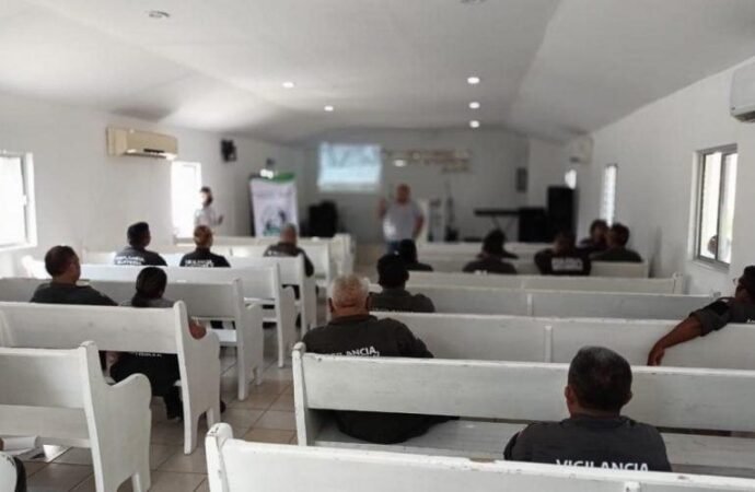 Recibe personal de CEDES Victoria capacitación en materia de derechos humanos