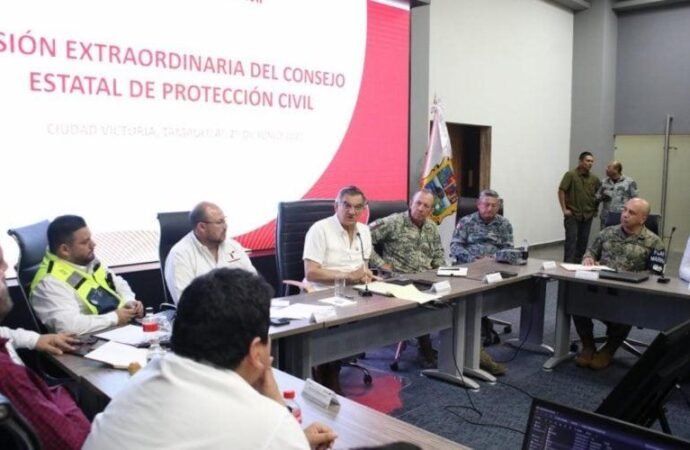 Ordena gobernador Américo Villarreal reforzar acciones preventivas ante tormenta Barry; se esperan fuertes lluvias