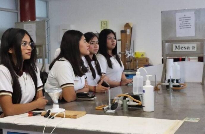 Promueve Universidad Politécnica de la Región Ribereña su oferta educativa con estudiantes de bachillerato