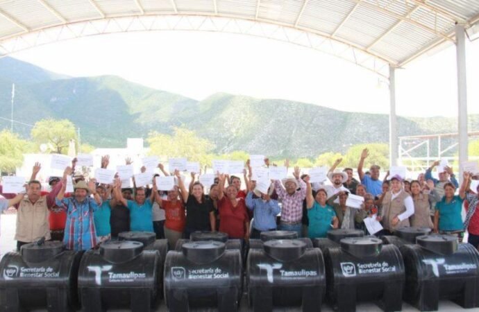 Lleva SEBIEN apoyos a familias de Bustamante