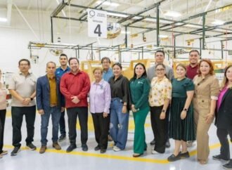 Distingue SET a maestras y maestros del ITNLD por 30 y 40 años de servicio educativo