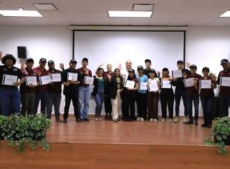 Reciben estudiantes de la UTTN taller de crecimiento personal y equilibrio emocional
