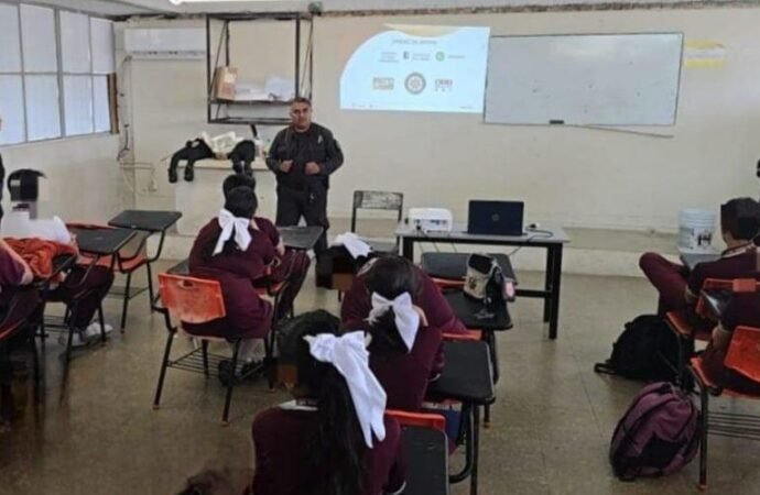 Lleva Guardia Estatal de Género plática para prevenir violencia en el noviazgo a secundaria de Ciudad Madero