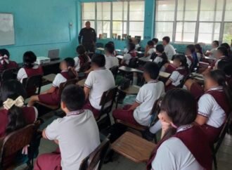 Imparte Guardia Estatal de Género taller para prevenir ciberbullying en secundaria de Nuevo Laredo