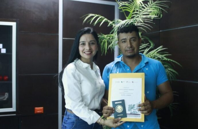 Trabajador tamaulipeco se coloca en empresa agrícola de Canadá mediante el Programa de Trabajadores Temporales Extranjeros