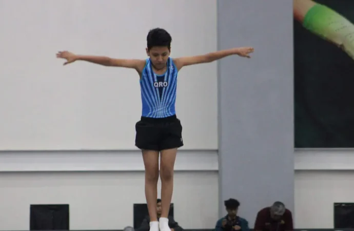 Gimnastas se cuelgan medallas históricas en Olimpiada Nacional