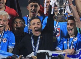 Vicente Sánchez deja Cruz Azul por la puerta grande tras título de Concachampions